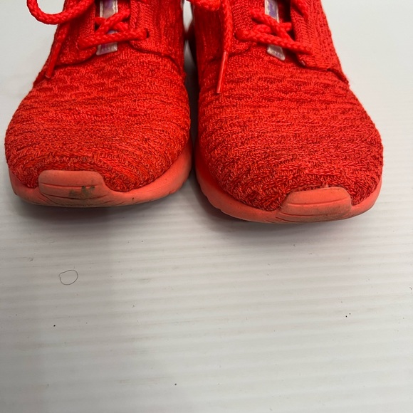 Nike Roshe Run Flyknit “Bright Crimson”. Size 6.5 - Picture 6 of 9